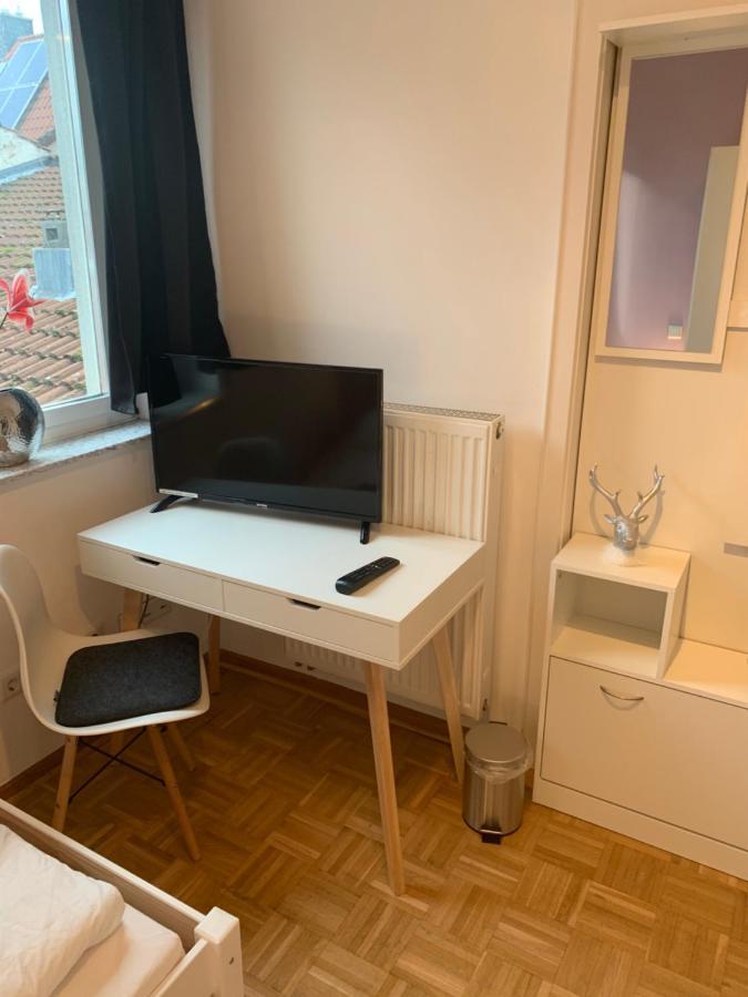 Aschaffapartment 4 Schlafzimmer Bis 10 Personen Bei Aschaffenburg Mainaschaff Luaran gambar