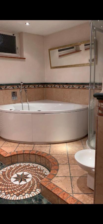 Aschaffapartment 4 Schlafzimmer Bis 10 Personen Bei Aschaffenburg Mainaschaff Luaran gambar