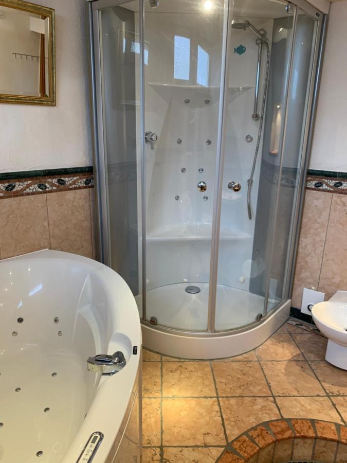 Aschaffapartment 4 Schlafzimmer Bis 10 Personen Bei Aschaffenburg Mainaschaff Luaran gambar